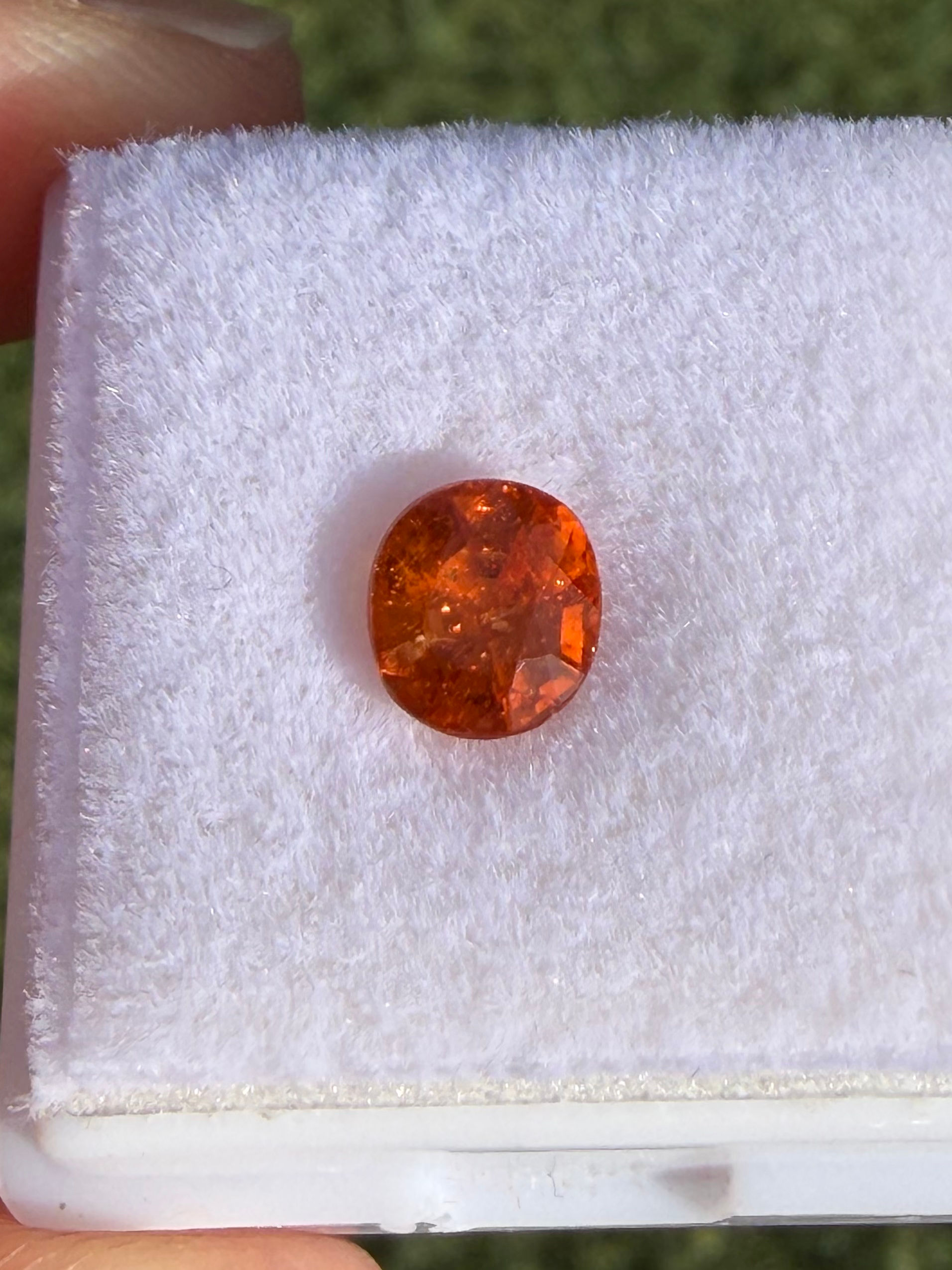 Espesartita granate 1.26ct. 6.3x5.5x4.0mm. Ovalada. Namibia 