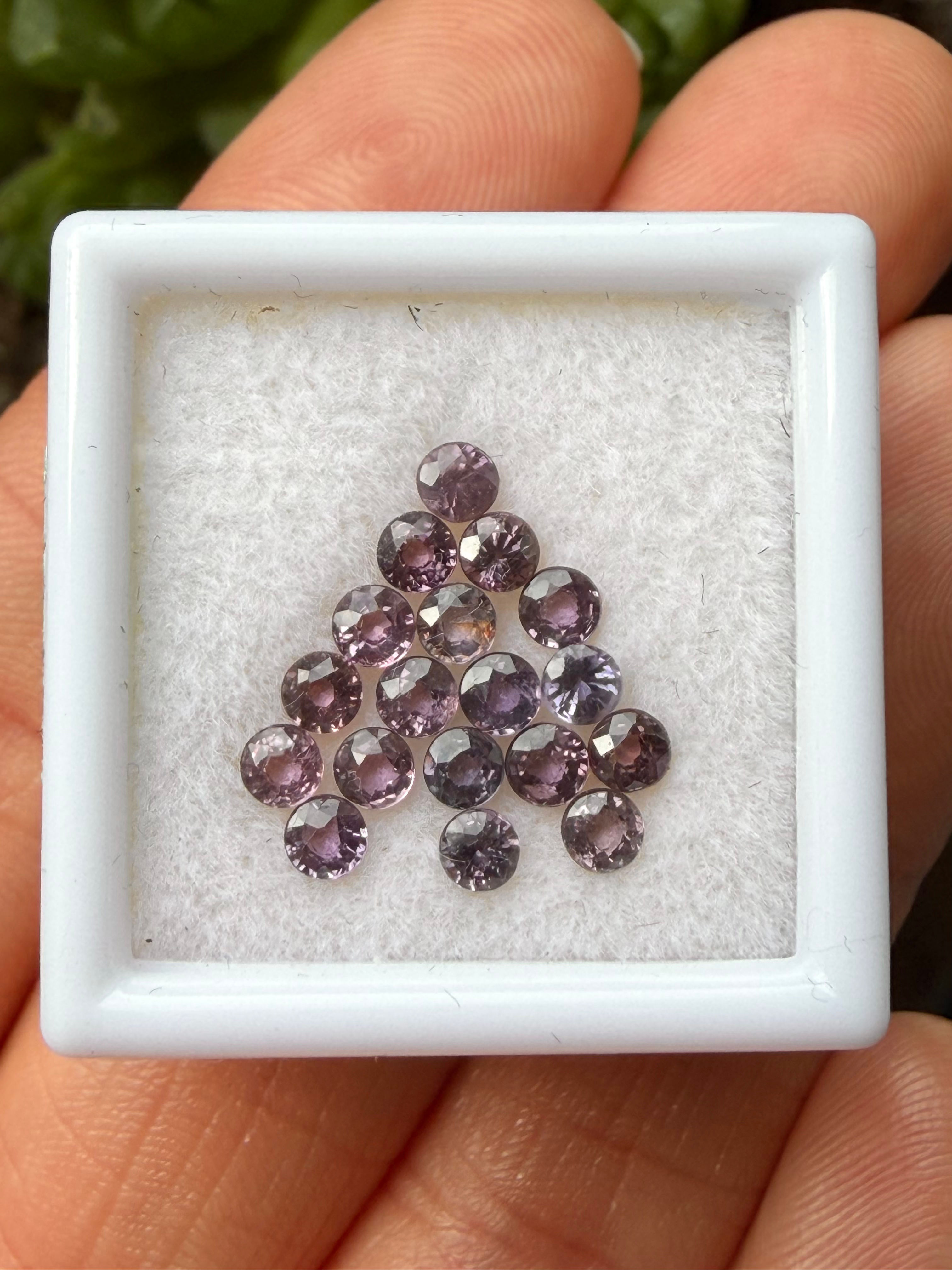 Zafiro 2.8mm. De Diametro. Single cut. Madagascar 