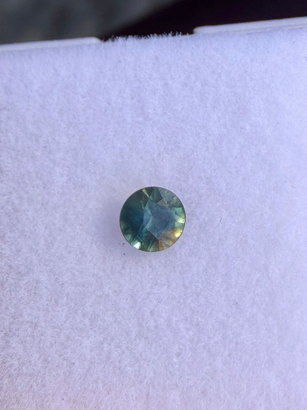 Miniatura: Zafiro Australiano 0.32ct. 3.9mm diámetro. Corte brillante. Australia