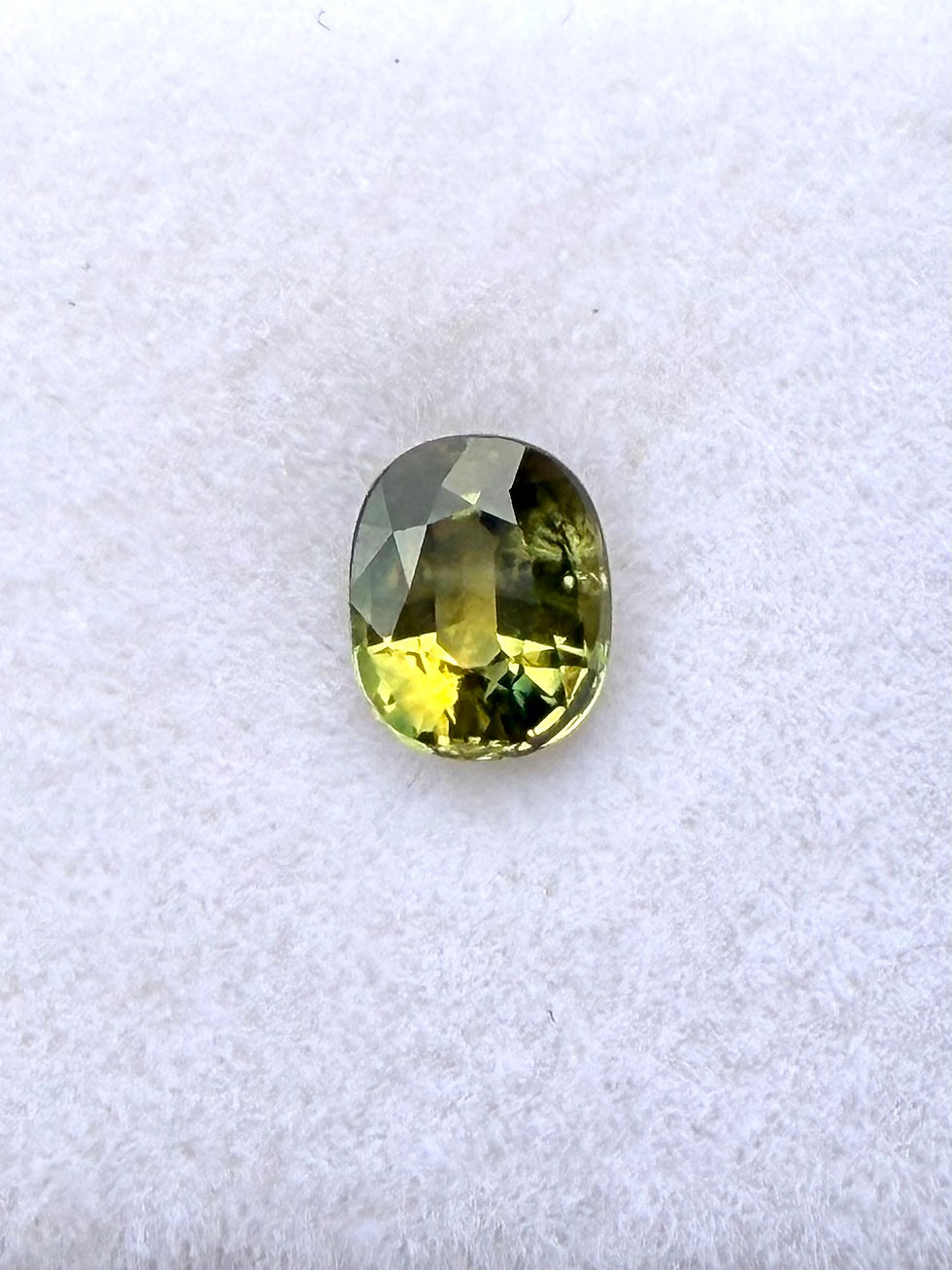 Miniatura: Zafiro 0.70ct. 5.3x4.2x3.0mm. Corte ovalado, facetado. Tanzania 