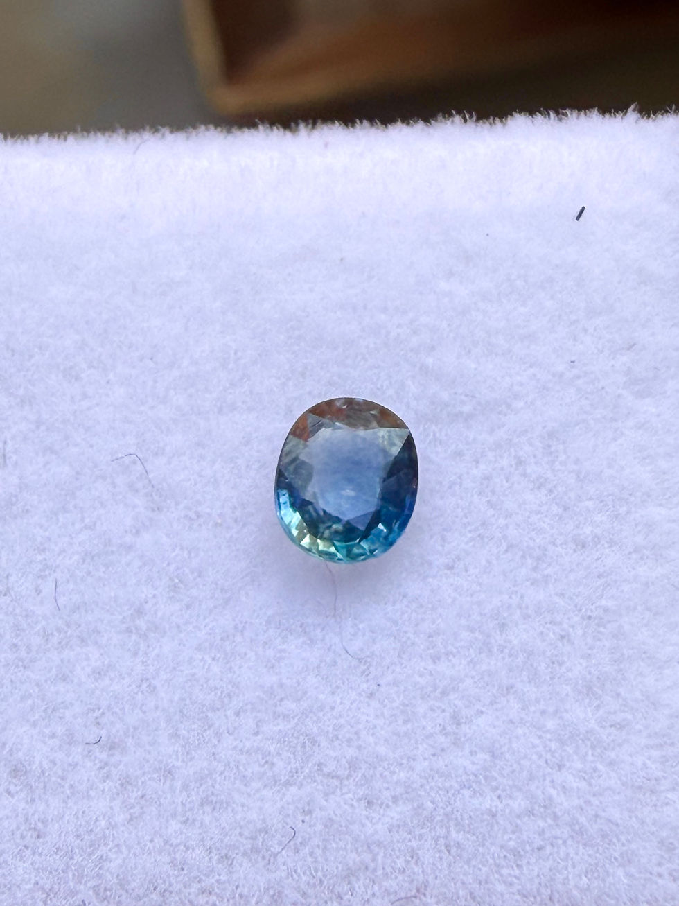 Miniatura: Zafiro Australiano 0.39ct. 4.7x3.9x2.1mm. Ovalado. Australia 
