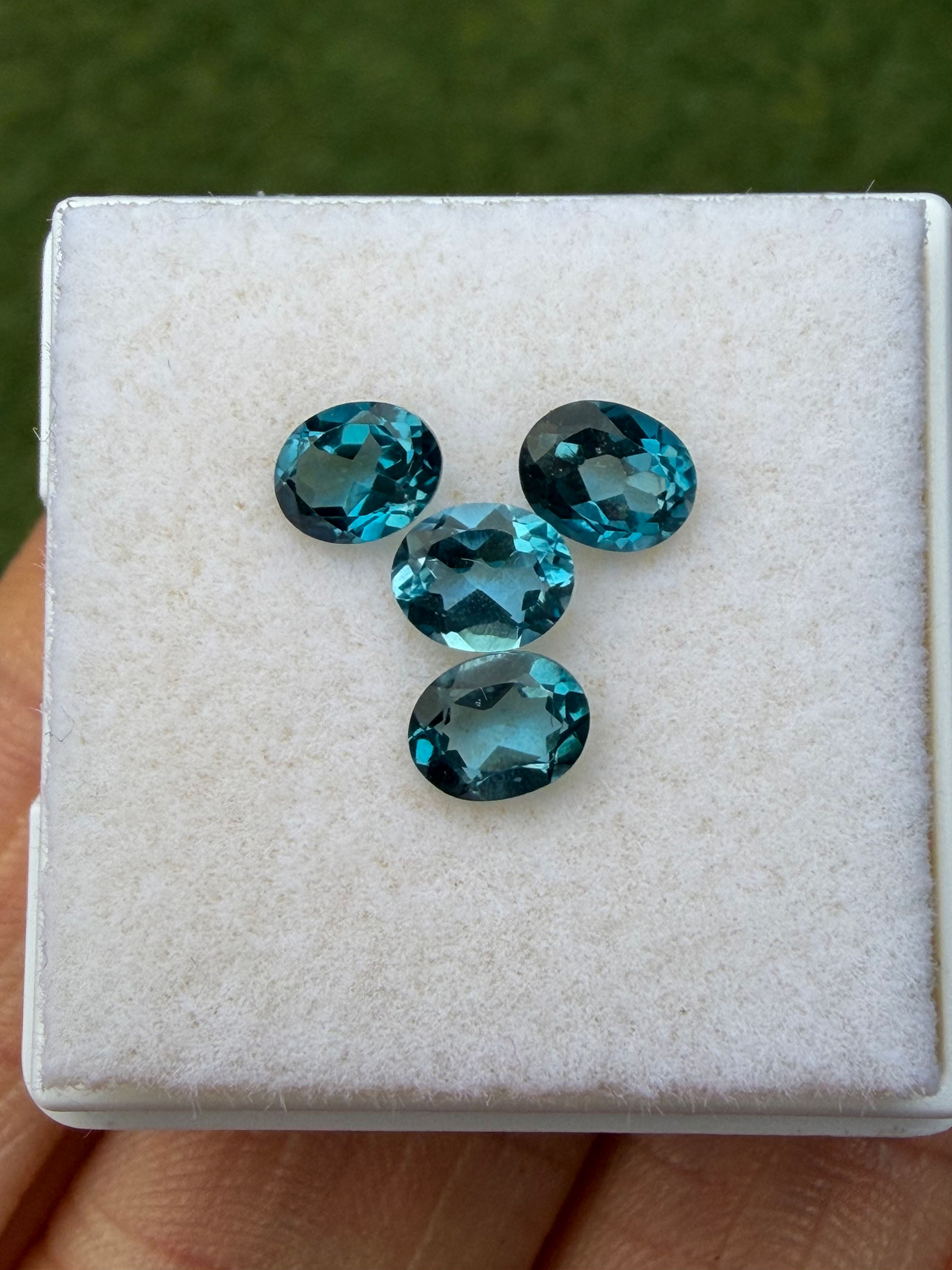 Topacio London Blue 0.50ct 5.0x4.0x2.8mm. ovalado, Brasil.