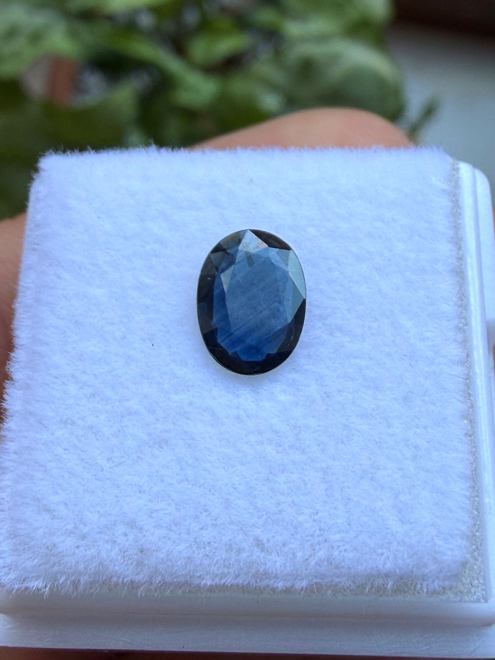 Miniatura: Zafiro azul 0.80ct. 7.6x5.5x2.0mm. Ovalado. Madagascar 