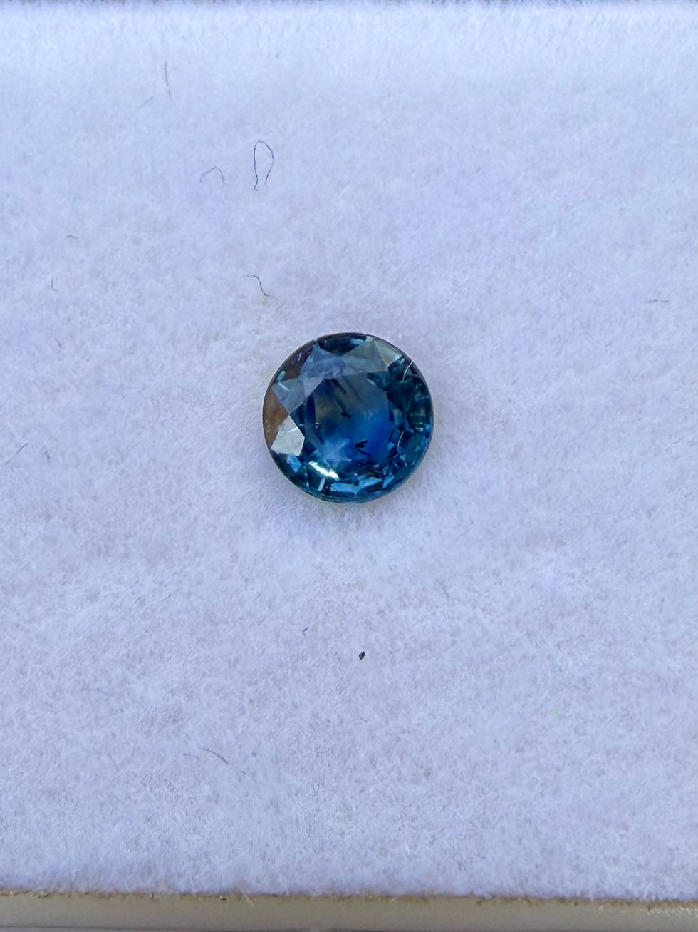 Miniatura: Zafiro Deep Steel Blue 0.40ct. 4.4mm diámetro. Single cut. Madagascar