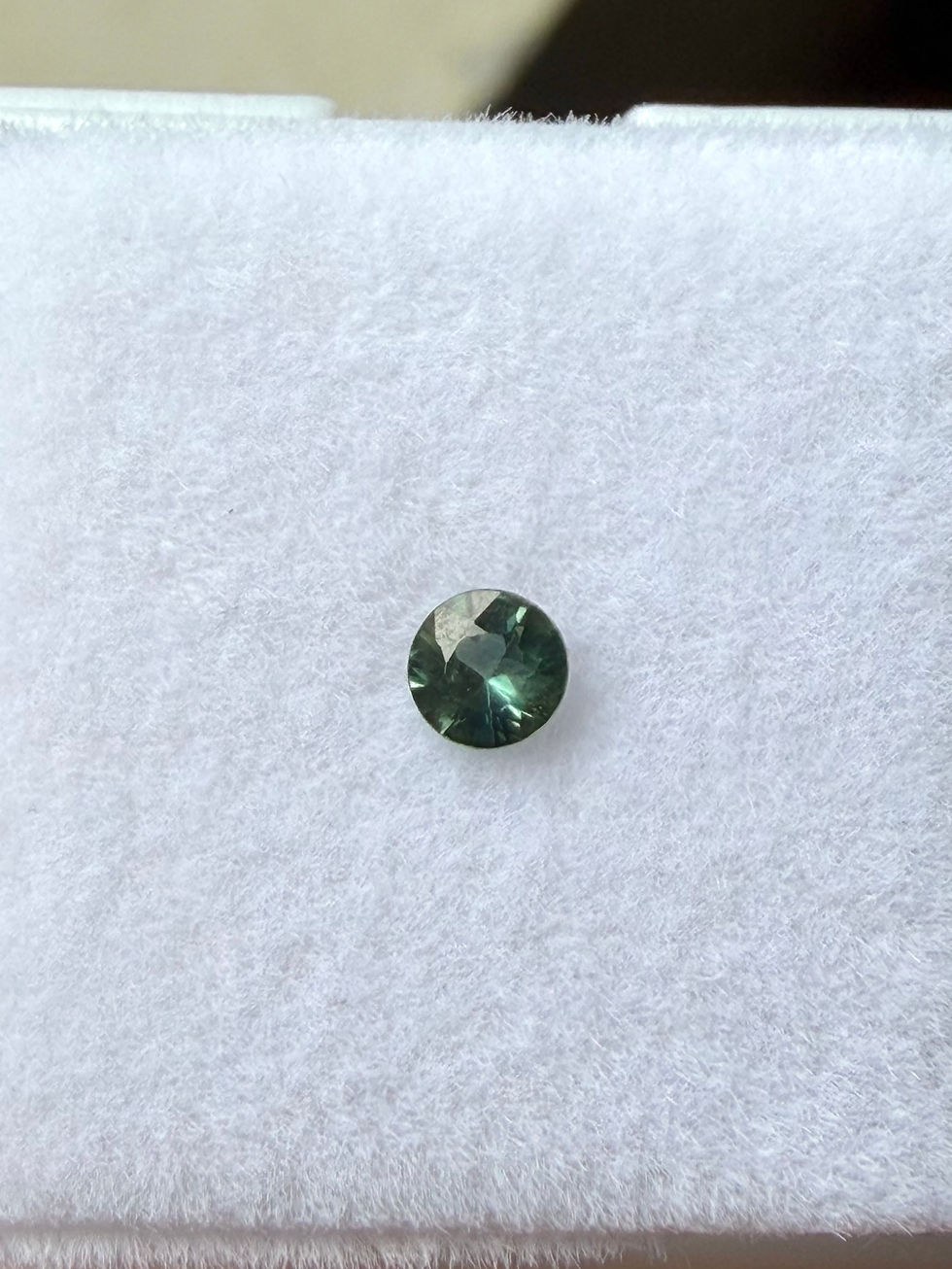 Miniatura: Zafiro Australiano 0.16ct. 3.30mm diámetro. Corte brillante 