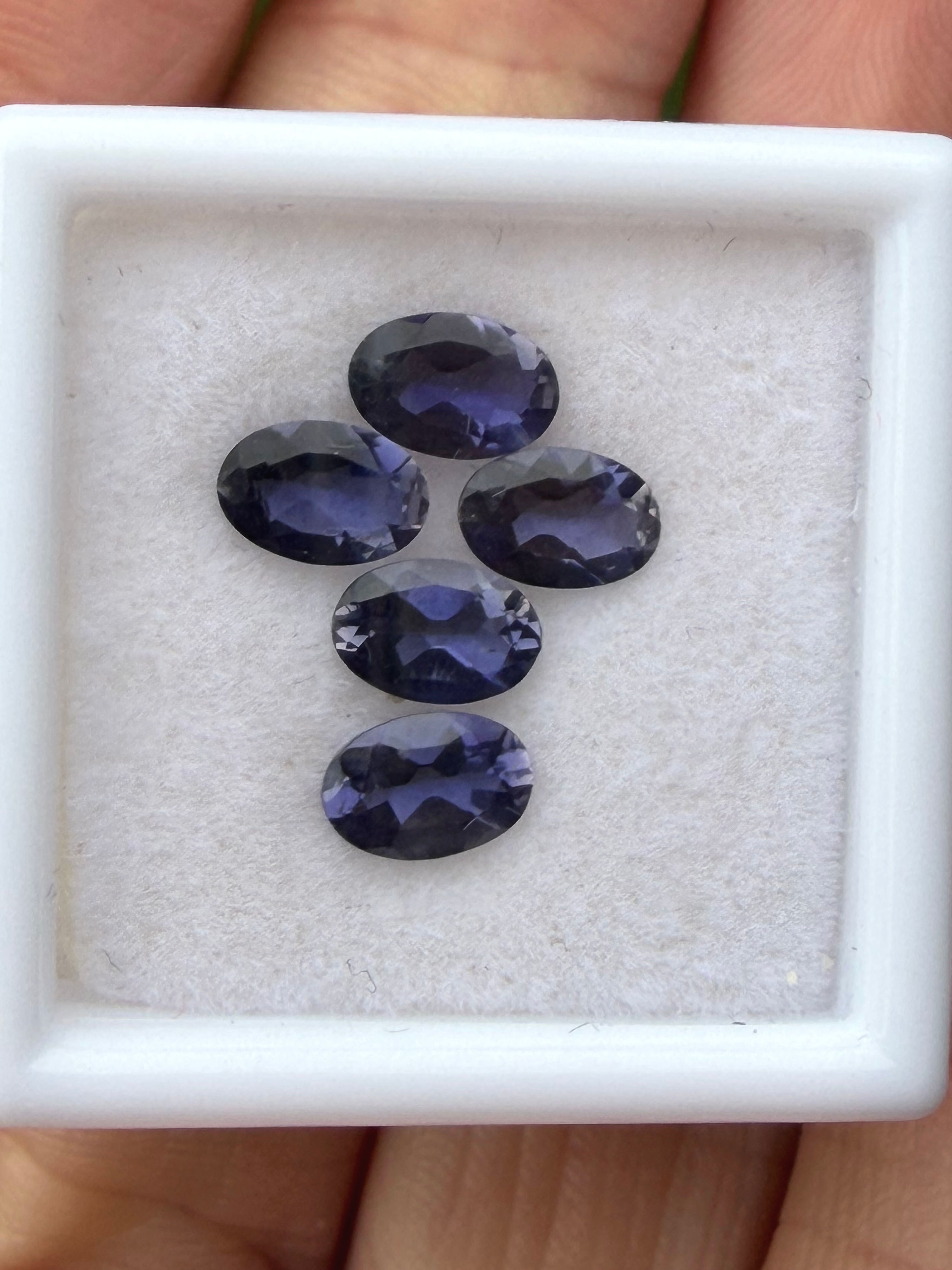 Iolita 0,40ct. 6,0x4,0mm. Ovalada. Africa