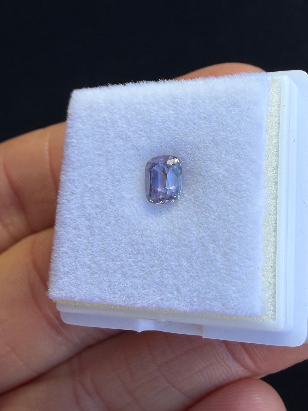 Miniatura: Zafiro lavender Ice 0.68ct. 5.0x 4.0x3.5mm. Corte Esmeralda. Madagascar