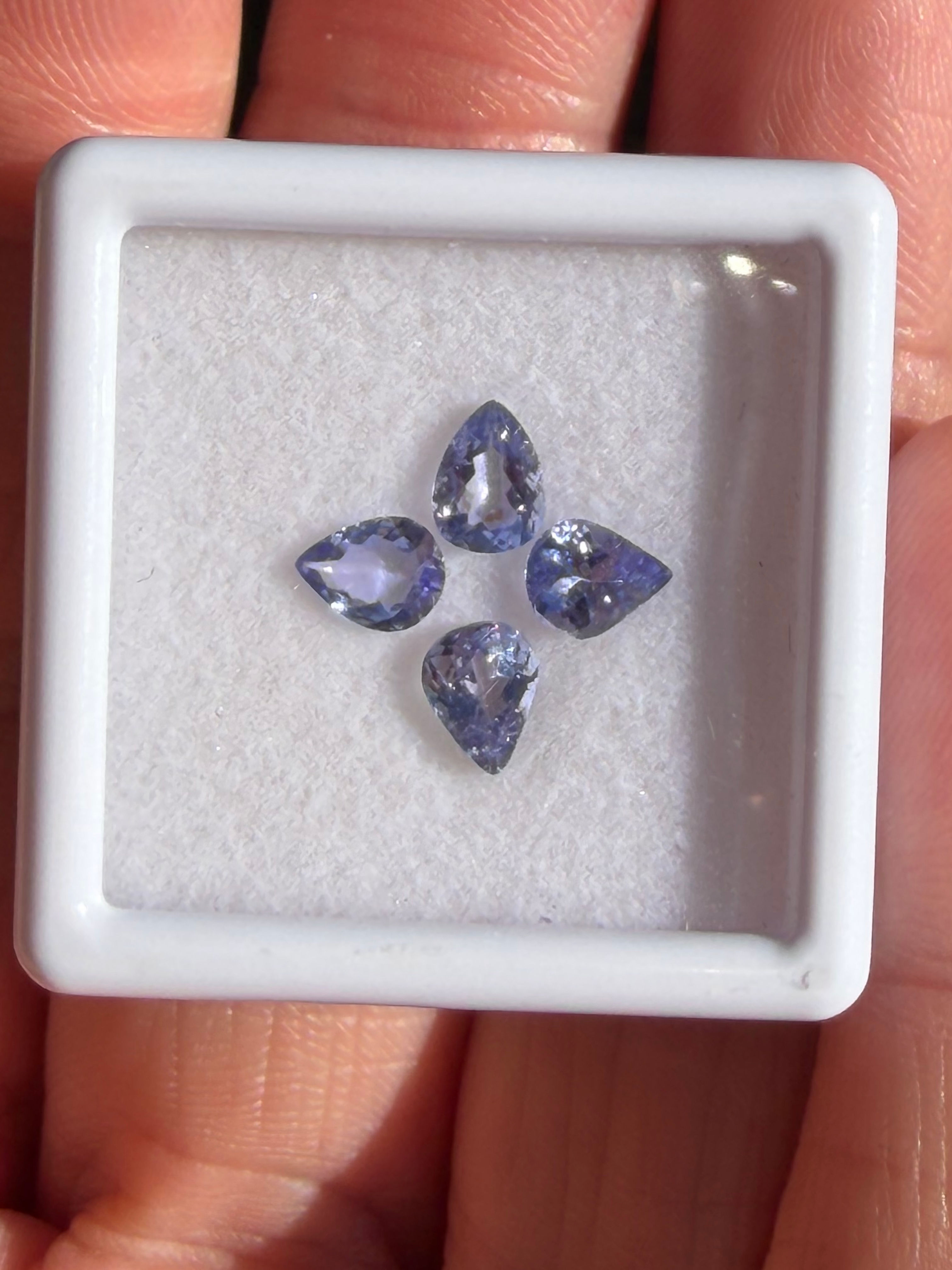 Tanzanita 0.20ct. 5x4mm. Corte gota. Tanzania 