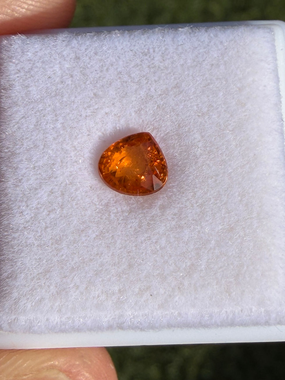 Miniatura: Espesartita 0.85ct. 5.7x5.3x5.0mm. Corte gota. Namibia 