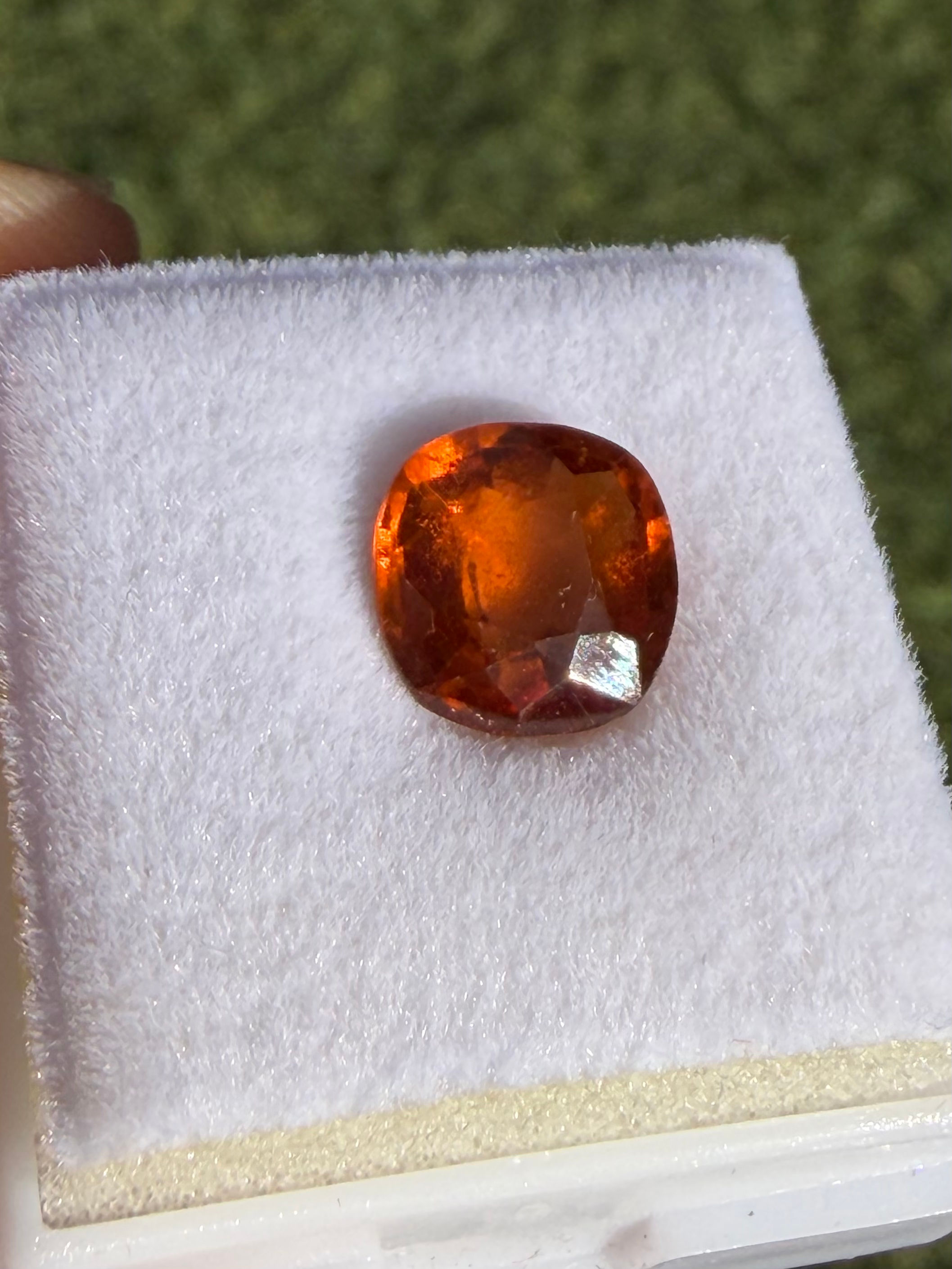 Espesartita Granate 2.45ct.8.4x8.0x4.5mm. Corte cojín. Namibia