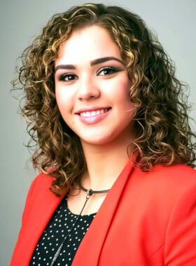 Arielle Goodspeed Headshot.jpg