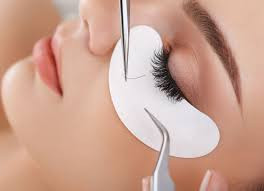 Ab August 2020 --Wimpernverlängerung und Verdichtung bei uns im Salon!! Wir beraten euch gerne.