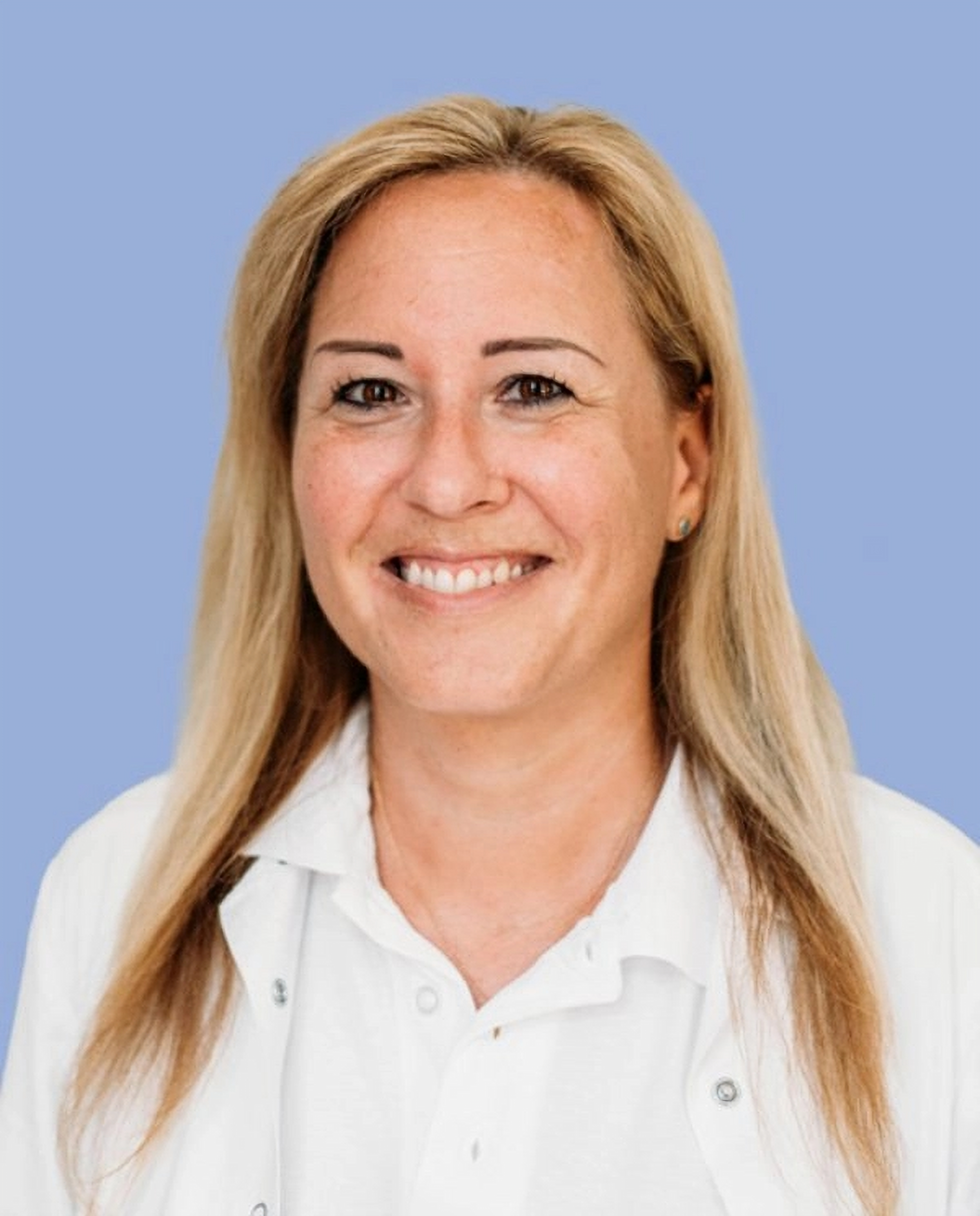 Dr. med. univ. Eszter DEVENYI