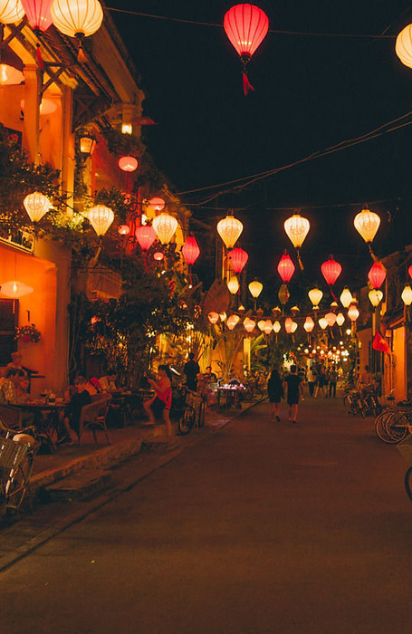 lanterns-hoi-an-danang-vietnam-travel-solo-main-image.jpeg