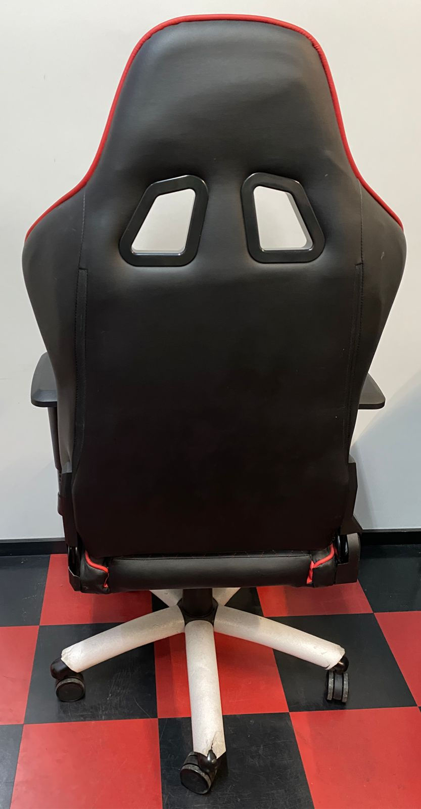 Thumbnail: CADEIRA GAMER EG991/HEAVY V2 (SUPORTA ATE 200KG) PRETO COM VERMELHO EVOLUT