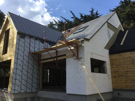 construction maison en zinc et bois à Treflez dans le finistère en bretagne