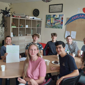 Latvijas speciālisti un jaunieši stiprina dialoga kultūru Erasmus+ projektā “Publiskais dialogs jauniešiem”