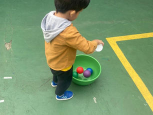 Semana do Brincar - Bolinha no copo