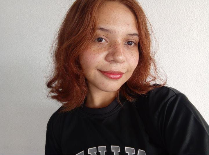 Brenda Souza Lima (Letras - Português/Literatura)