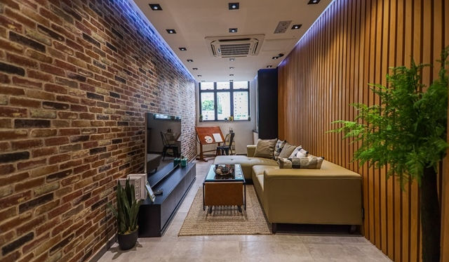 LOFTER Legend 10_F Showroom.jpg