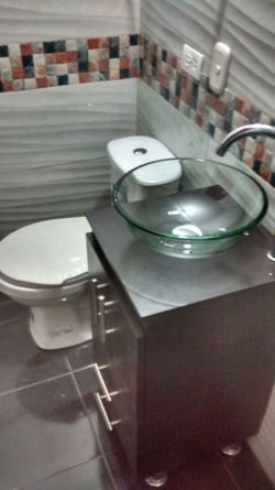 enchape_baño_y_intalacion_de_muebles_y_tasa