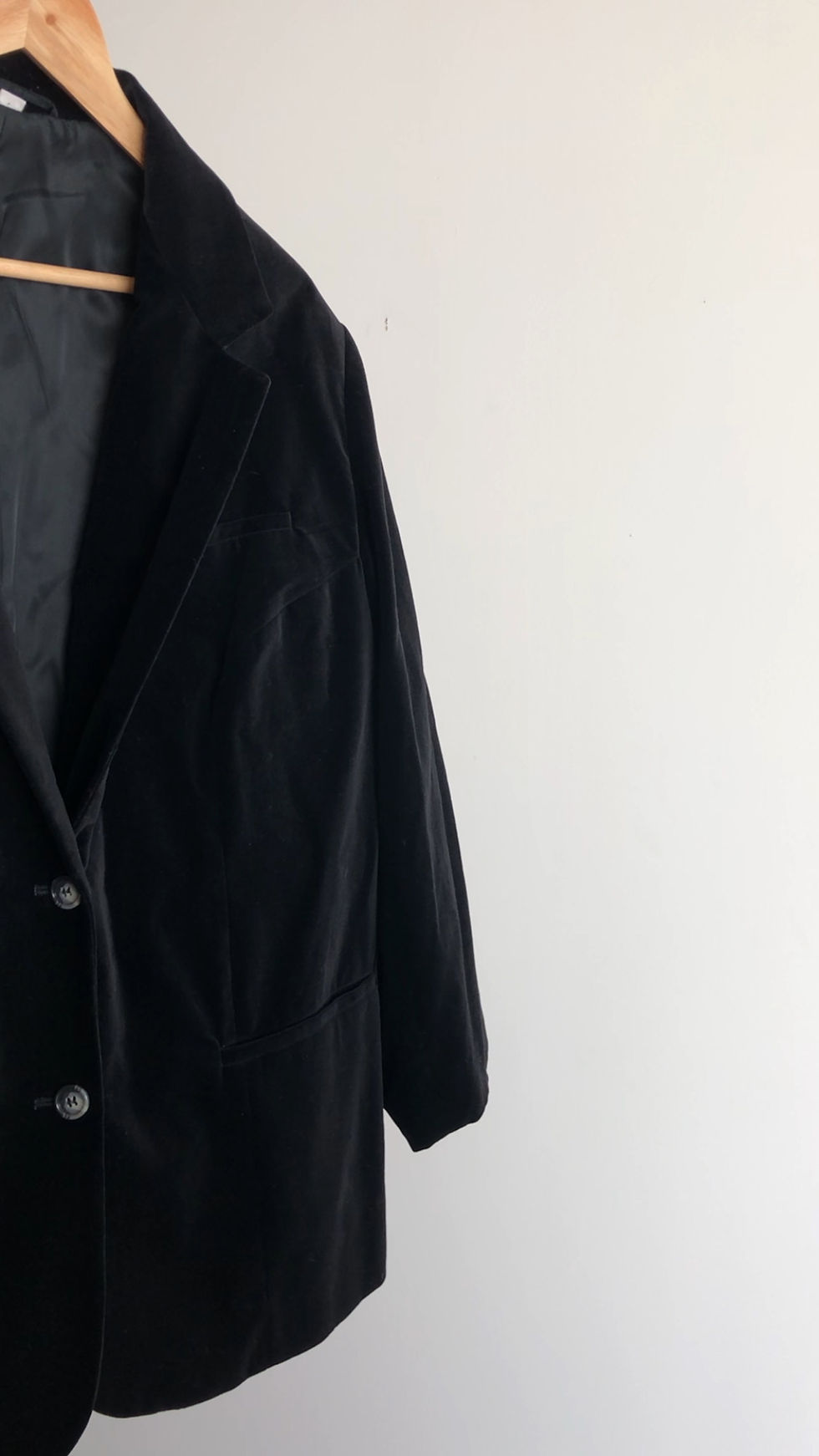 Thumbnail: VTG BLACK COTTON VELVET BLAZER - SIZE WOMEN’S 40