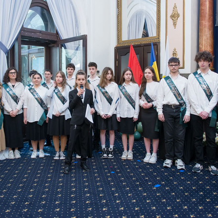 Останній дзвоник – зворушливе прощання та початок нового шляху!