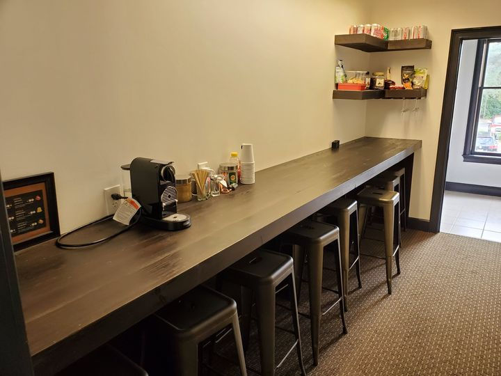 Wall bar in brake room