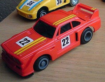 M-Ideal TCR 76136 BMW #22__ Red-Yellow-1