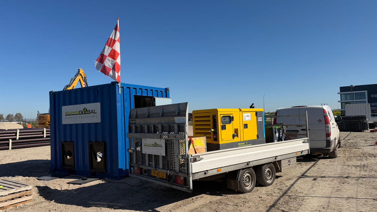 spiegellas container met eigen aggregaat
