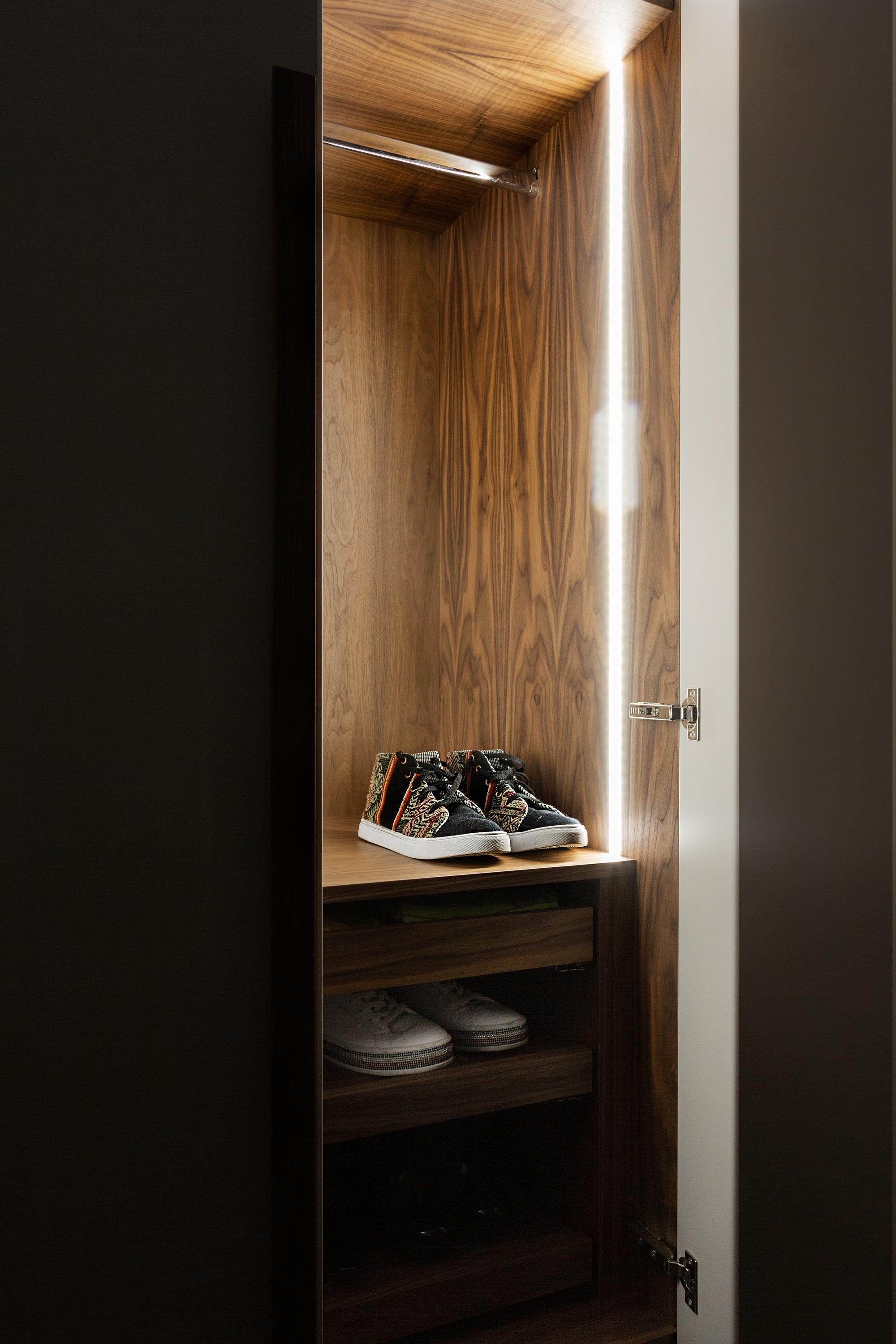 Plan a Wardrobe Like Architecture: Proportion, Sightlines, Belonging
