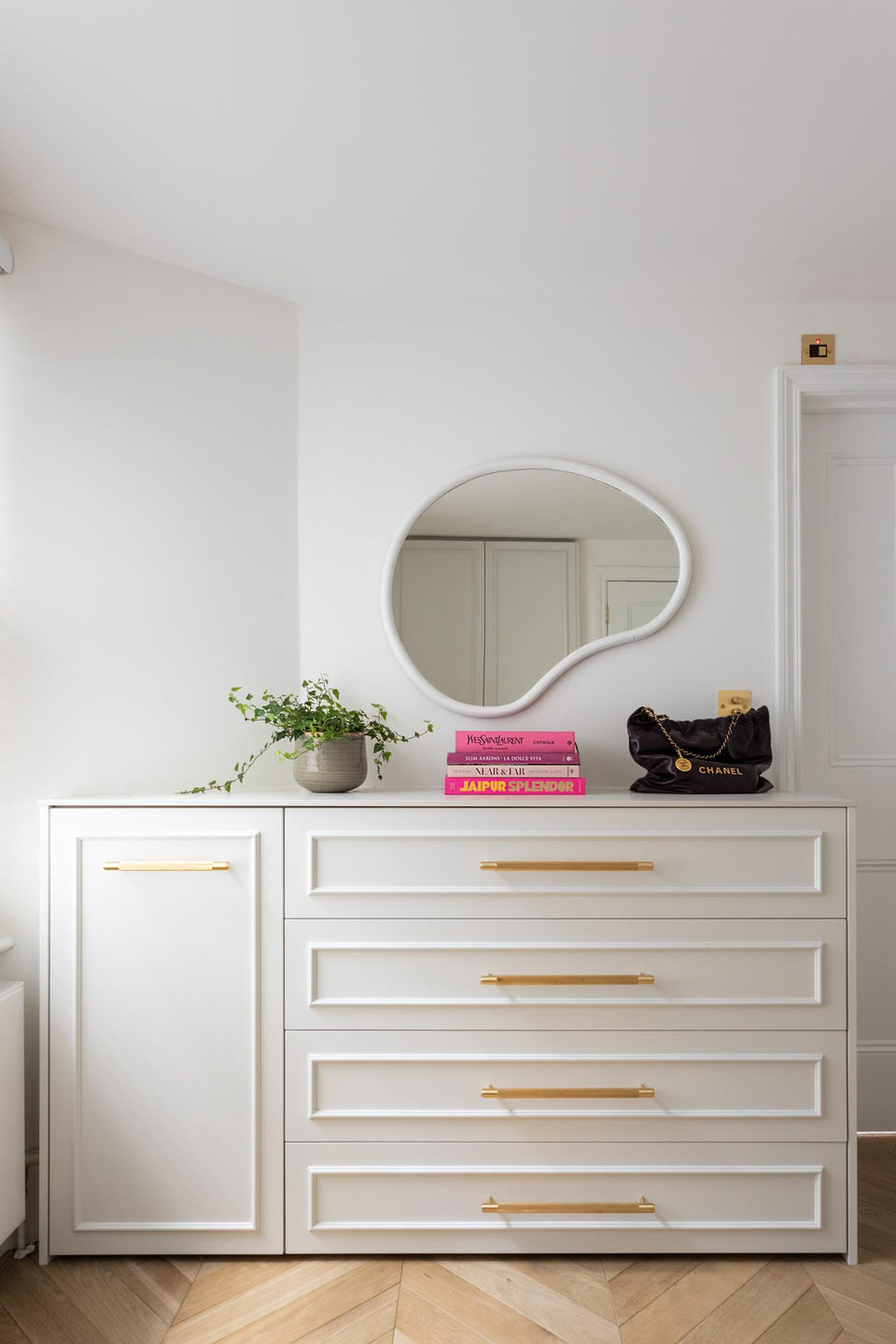 Beautiful bespoke joinery wardrobes in London