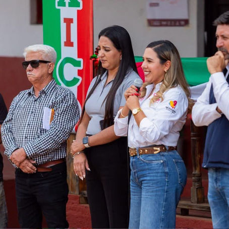 Dayana Pérez Mendoza gestiona alternativas para garantizar el abasto de agua en Ixtaro