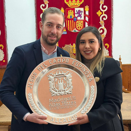 Desde España, Dayana Pérez rinde homenaje a Tata Vasco y fortalece lazos con Salvador Escalante