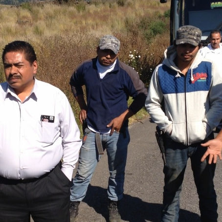 POLICIAS COMUNITARIOS ARMADOS AGREDEN A TRANSPORTISTAS DE PARACHO