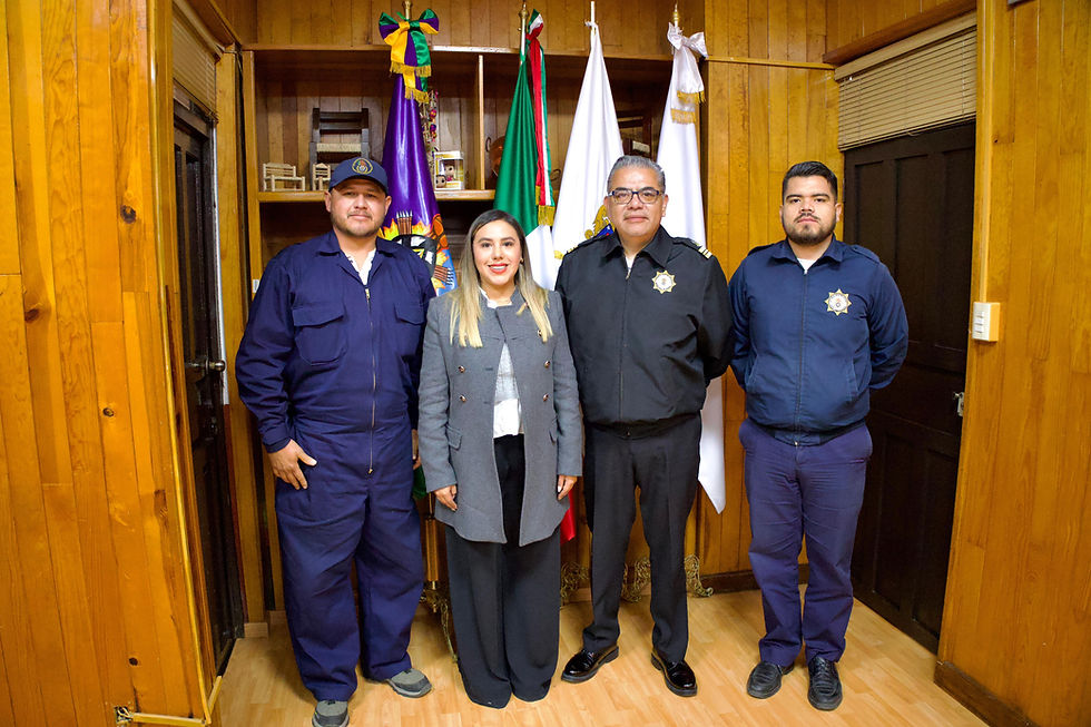 Dayana Pérez Mendoza da la bienvenida al nuevo Capitán de Puerto de Zirahuén