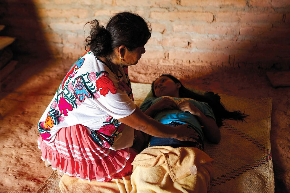 Refuerzan hornos de leña para preservar y fortalecer la alfarería tradicional en Michoacán