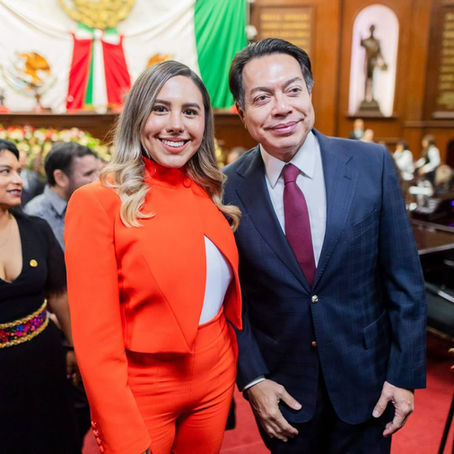 Dayana Pérez Mendoza acompaña al gobernador Alfredo Ramírez Bedolla en la entrega de su Quinto Informe de Gobierno
