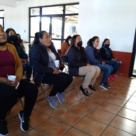 DAN CONFERENCIA PARA PREVENIR VIOLENCIA DE GÉNERO EN TZINTZUNTZAN