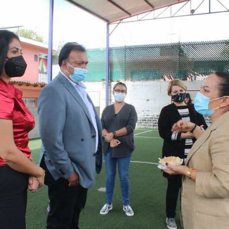 Visitan Grisel Tello y Julio Arreola estancias de niños y adultos mayores de Pátzcuaro