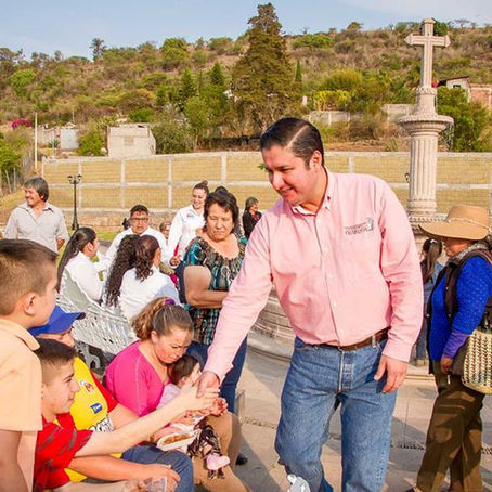 INAUGURAN PLAZA PÚBLICA EN TZIRANDANGATZIO,EN QUIROGA