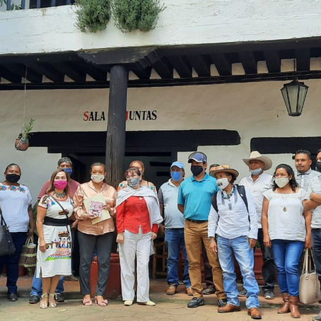 DIPUTADA MARÍA CHÁVEZ ATIENDE PETICIONES DE ARTESANOS DE PÁTZCUARO