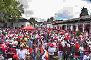 Mitín en Pátzcuaro Víctor Báez