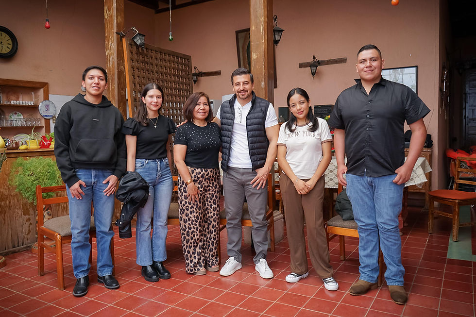 Toño Mendoza reconoce el talento estudiantil y refrenda su compromiso con la educación en Pátzcuaro