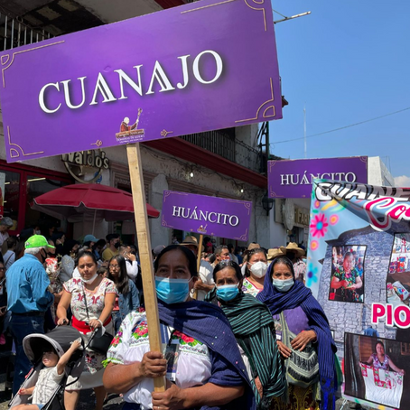 Artesanos se alistan para el desfile de Domingo de Ramos, en Uruapan