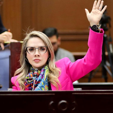 LOGRA DEFENDER SAMANTA FLORES EL PRESUPUESTO PARA LA MUJER MICHOACANA