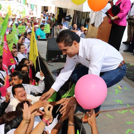 SILVANO SE COMPROMETE A TRABAJAR POR LOS CAMPESINOS