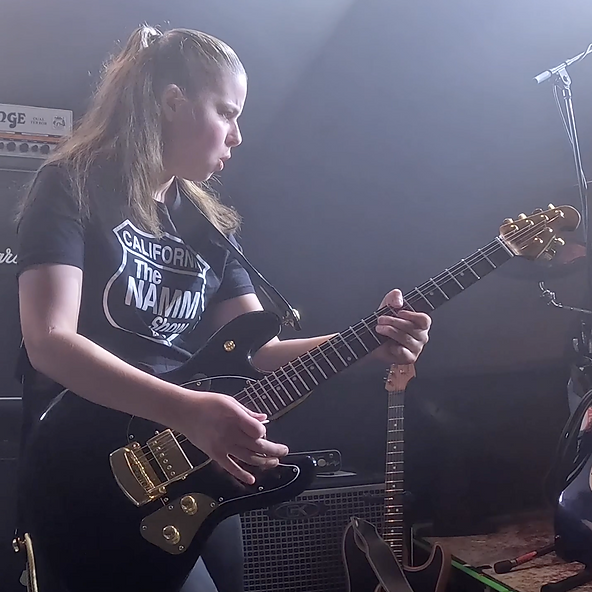 Ellen Tefanis (Guitarist)