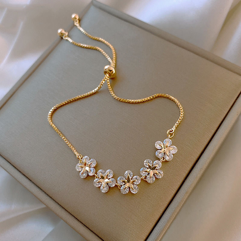 Korean New Luxury Crystal Flower Cubic Zirconia Pendant Bracelet Women Round But