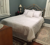 queen anne downstairs bdrm 2.jpg